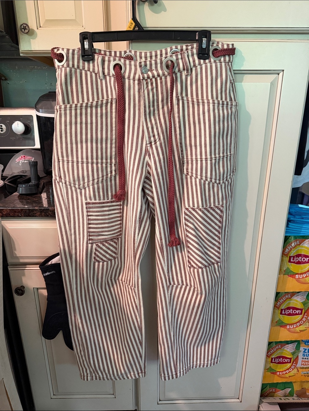 BiBi Pink-Accent Striped Pants in Cream & Dusty Rose